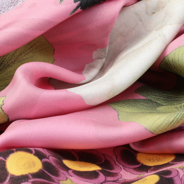 The-Pink-Camelia-Silk-Scarf - square-carre-90x90-closeup